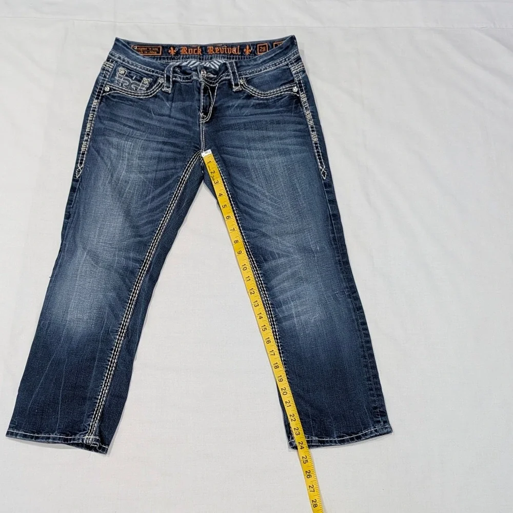 Rock Revival Vivian Easy Capri Jeans Medium Wash Embroidered Low Rise 28